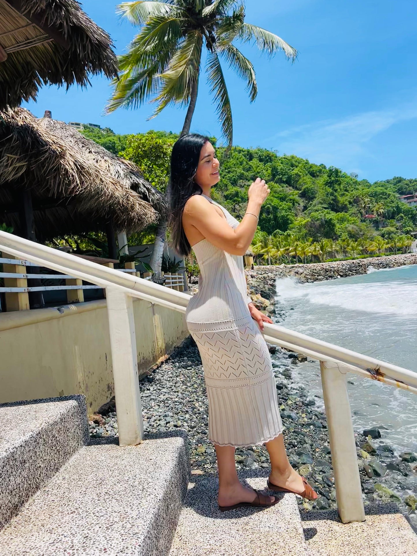 Elegancia Minimalista Dress