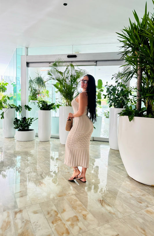 Elegancia Minimalista Dress